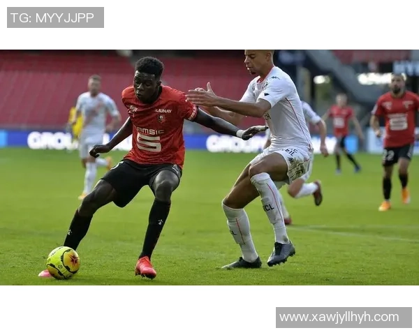 雷恩与兰斯激战回顾全场精彩瞬间与战术分析详解